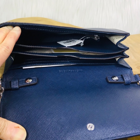 Michael Kors Jet Set Large Phone Crossbody Bag - Picture 5 of 8